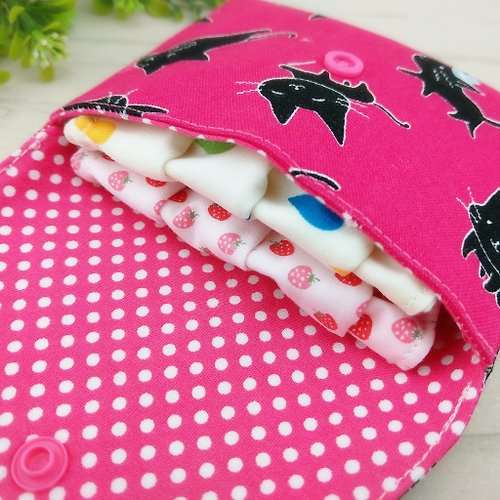 QQ rabbit 手工嬰幼兒精品 彌月禮盒 免費繡名字。貓咪控-2款可選。口罩收納袋 / 衛生棉包