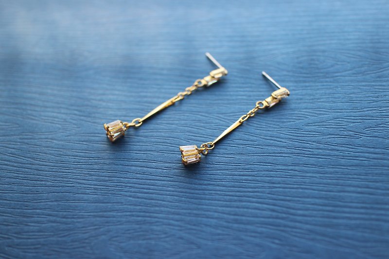 The light-zircon brass earrings - Earrings & Clip-ons - Copper & Brass Gold