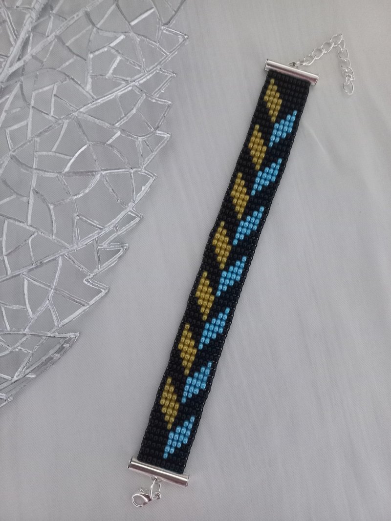 Bracelet Czech beads Ukrainian flag handmade jewelry - 手鍊/手環 - 琉璃 多色