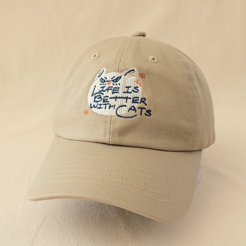 猫島の日常刺繍キャップ / Life is better with cats - 帽子 - コットン・麻 カーキ