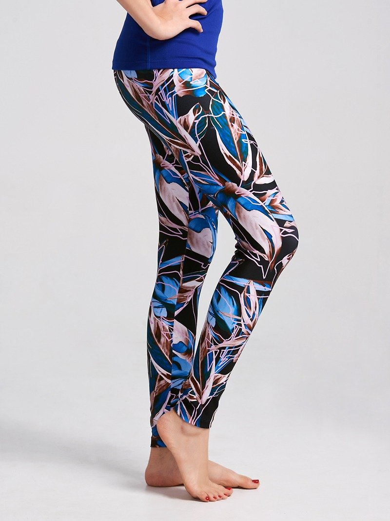 MIRACLE 墨瑞格│ Yoga Pants Watching Dance Falling Leaves - Women's Sportswear Bottoms - Polyester 