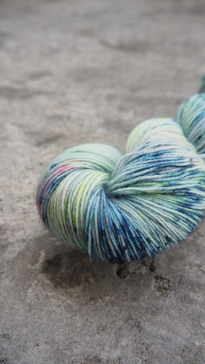 Hand dyed line. Dancing Blues (100% BFL) (Socks) - Knitting, Embroidery, Felted Wool & Sewing - Wool 
