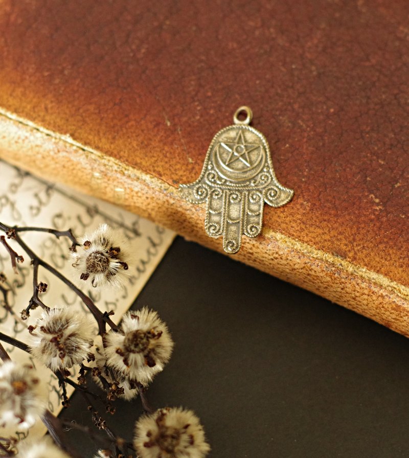 Gold and Silver Baby Silver Lace Hand of Fatima HAMSA Amulet Pendant CH190 - สร้อยคอ - โลหะ สีเงิน