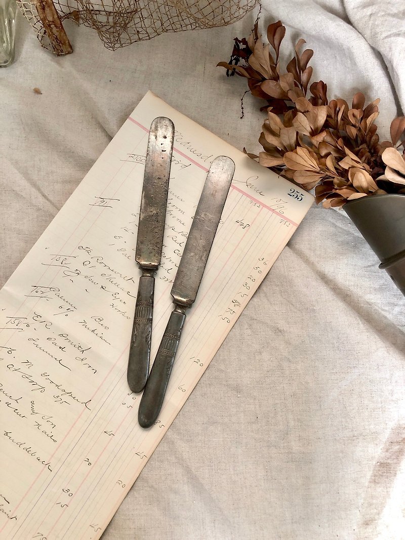 Early American Vintage Silver plated butter knife 2 groups furnishings / shot with - ของวางตกแต่ง - เงิน 