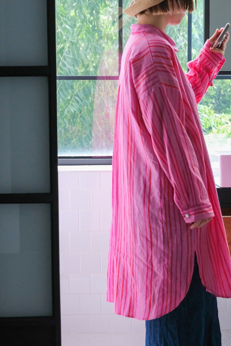 桃子粉全麻寬版長袖襯衫 - 女裝 上衣 - 棉．麻 粉紅色
