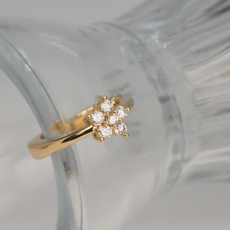 18K金櫻花耳夾 18K Gold Sakura Ear Cuff - 耳環/耳夾/耳骨夾 - 貴金屬 