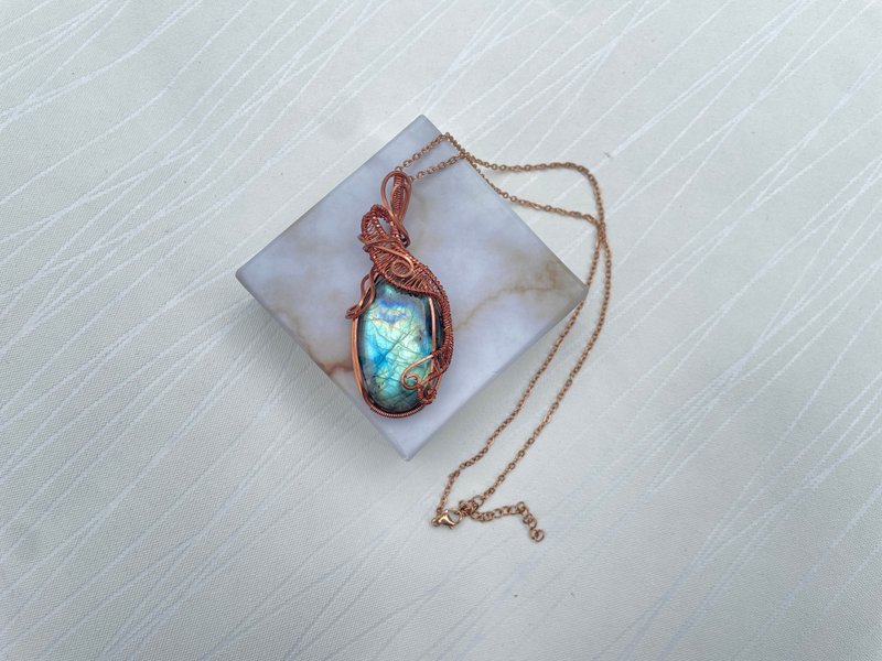 *220924 wire wrapping 拉長石 銅線 繞線 吊墮 - 項鍊 - 銅/黃銅 藍色