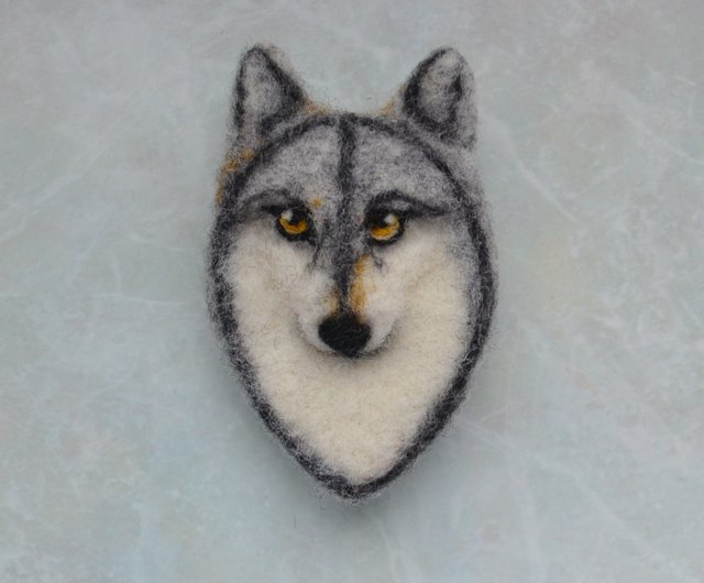 ニードルフェルトのオオカミの動物のブローチ 手作りのウールの