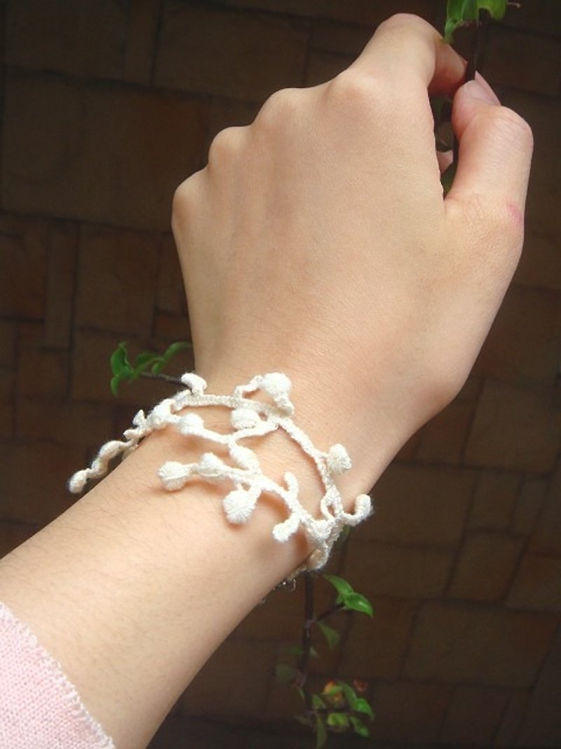 Garohands Frozen Lace Ribbon Bracelet B289 feel the forest department pure temperament gift - Bracelets - Cotton & Hemp White