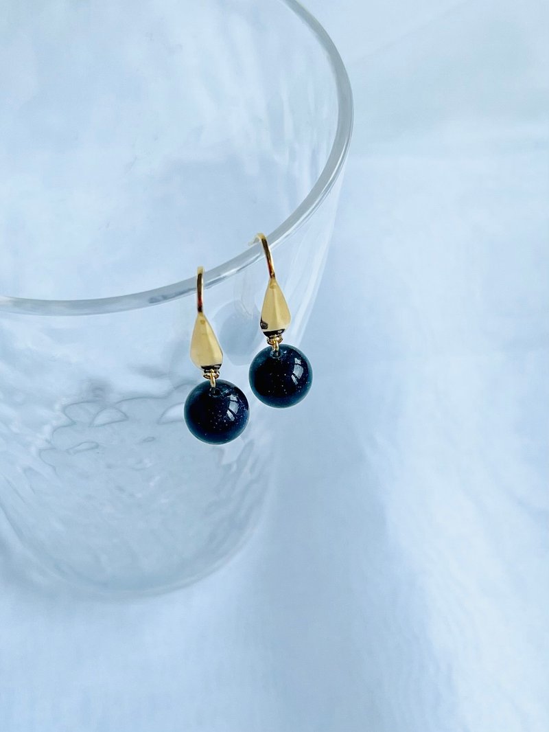 ブルーゴールドストーンのシンプルピアス/パワーストーン/一粒ピアス/サージカルステンレス/一粒/シンプル/アレルギー対応/ブルーゴールドストーン - 耳環/耳夾/耳骨夾 - 半寶石 黑色