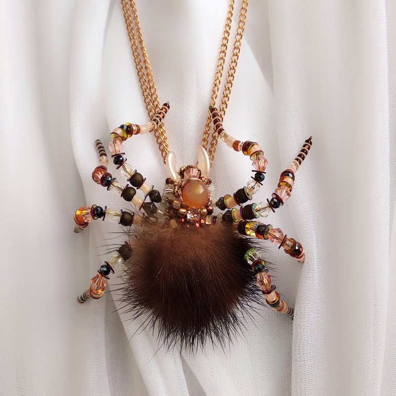 Spider brooch, beaded brooch, insect brooch, bug jewelry - เข็มกลัด - แก้ว 