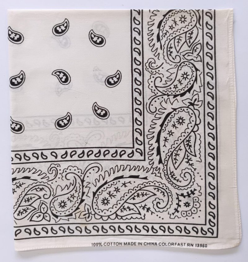 ベージュ ペイズリー バンダナ, 20.5 x 21.5 インチ, RN 13960, 綿 100%, 色落ちしにくい - スカーフ - コットン・麻 ホワイト