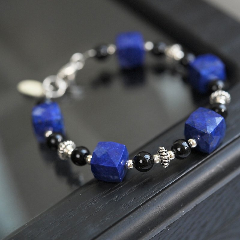 Vague luxury | lapis lazuli*black agate - สร้อยข้อมือ - เครื่องเพชรพลอย หลากหลายสี