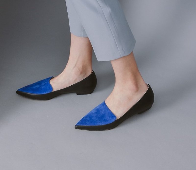 Fallen double leather stitching pointed leather flat shoes blue black - รองเท้าหนังผู้หญิง - หนังแท้ สีดำ