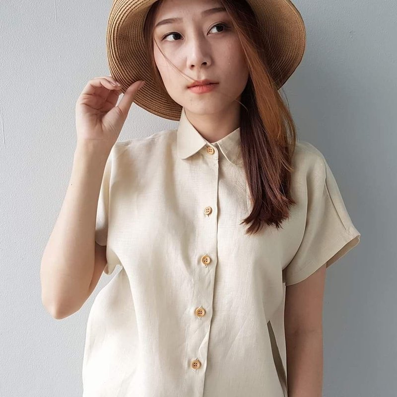 Linen Shirt with Wooden buttons (Short-sleeved)-Ivory - 女襯衫 - 棉．麻 黃色
