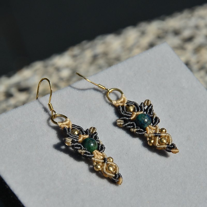 Phoenix stone / 矽 malachite natural crystal woven earrings - Earrings & Clip-ons - Gemstone Green