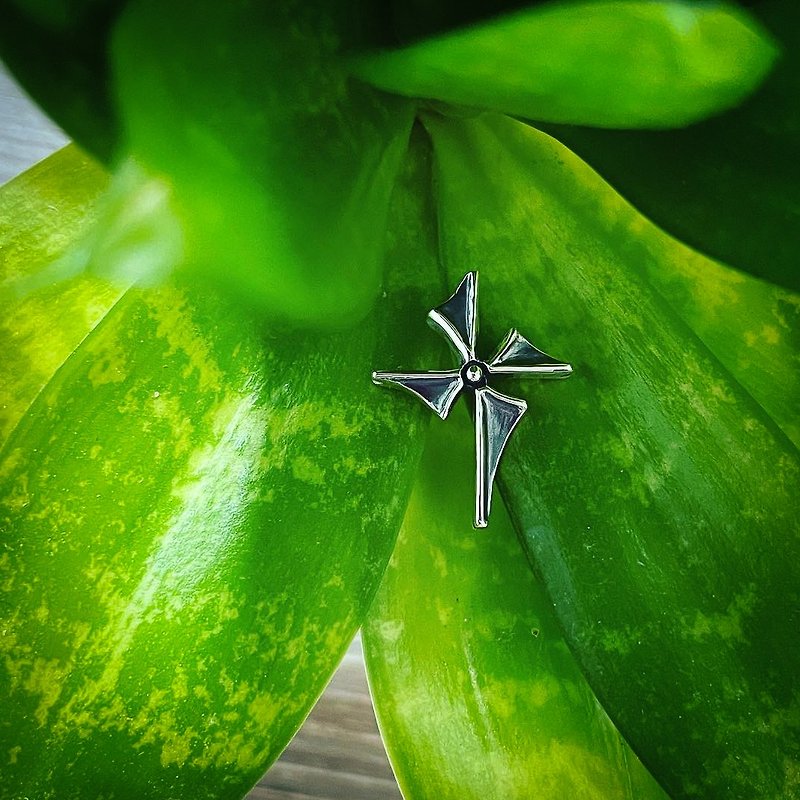 Chain Washing Series [Running Cross Pendant] 925 Sterling Silver Pendant (Cross/Windmill/Clover) Mother's Day - สร้อยคอ - เงินแท้ สีเงิน