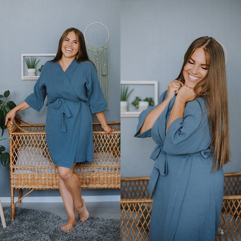 Navy Blue Bathrobe For Women - Muslin Kimono Style Robe - Light And Soft Bathrob - ชุดนอน/ชุดอยู่บ้าน - ผ้าฝ้าย/ผ้าลินิน สีน้ำเงิน