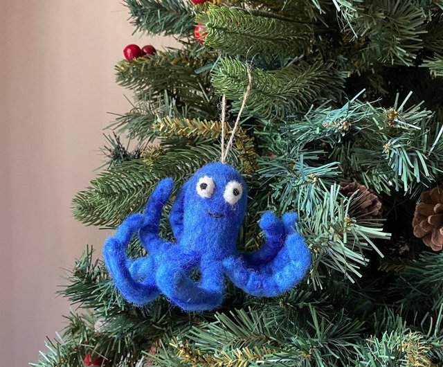 もこもこくつ下に入ったペンギンさんのクリスマスオーナメント もこもこくつ下に入ったペンギンさんのクリスマスオーナメント