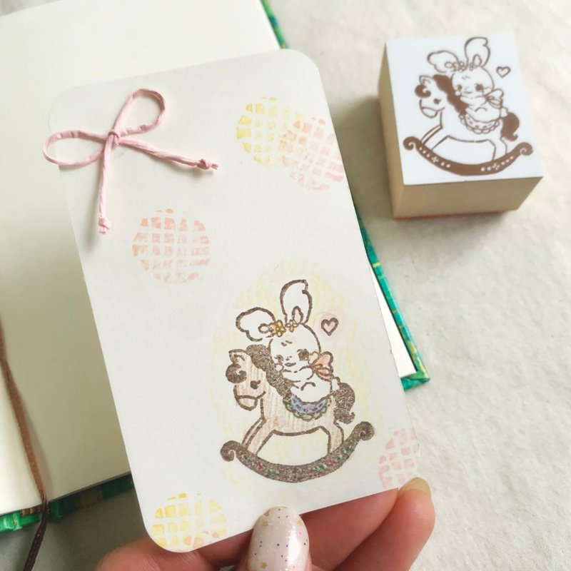 限定ラバースタンプ【ゆらゆら木馬のごきげんウサギちゃんスタンプ】 - 印章/印台 - 其他材質 白色