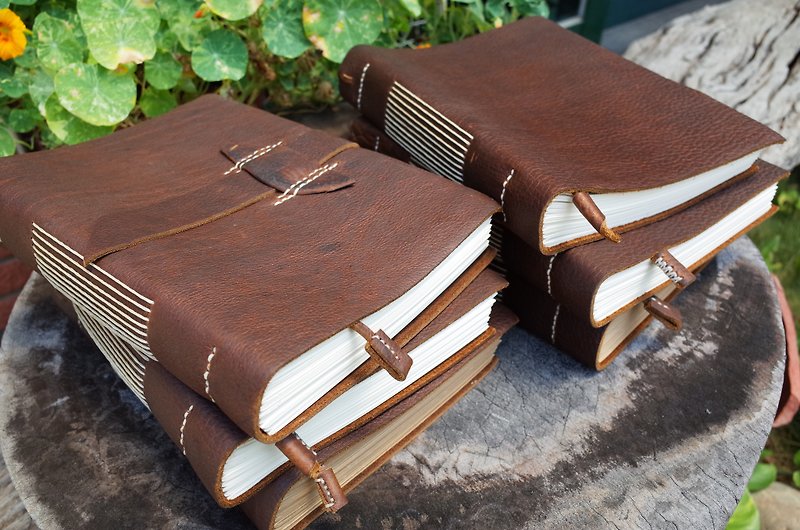 [Neutral Edition-Small 16K Cowhide] Thread-bound leather handmade book/handbook/notepad/sketch book/N024 - Notebooks & Journals - Genuine Leather Brown