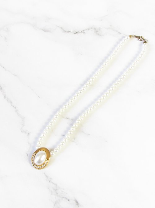 BOITE LAQUE Vintage Pearl Gold Pendant Necklace