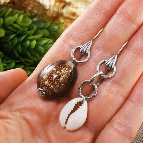 AGATIX Brown Cream White Beige Sea Shell Marine Mismatched Asymmetric Earrings Jewelry