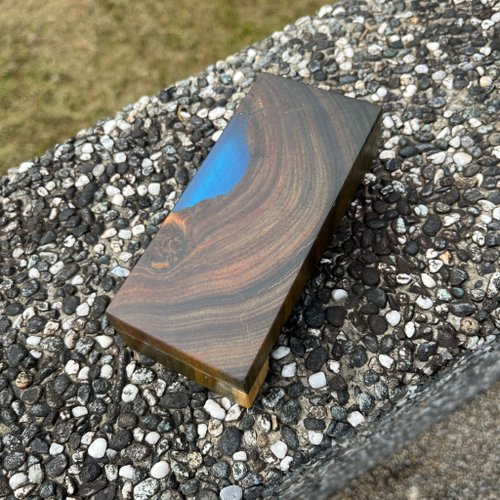YCY：設計款信箱、金屬製品、設計傢俱、魔劍、妖刀，提供頂精緻的好選項 微型環氧樹脂小檯 巴拉圭綠檀
