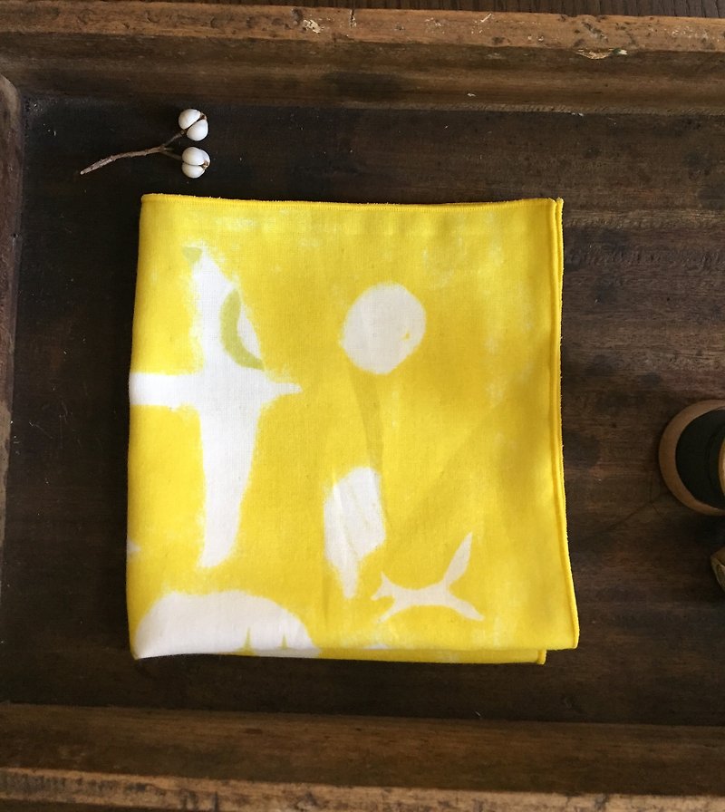 illustration series/forest flight-yellow/double gauze handkerchief 100% cotton - ผ้าเช็ดหน้า - ผ้าฝ้าย/ผ้าลินิน 