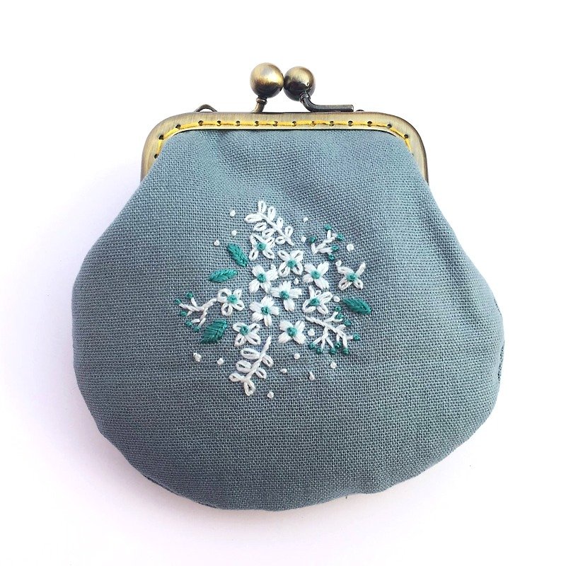 Embroidered flower mouth gold small bag - Coin Purses - Cotton & Hemp Blue