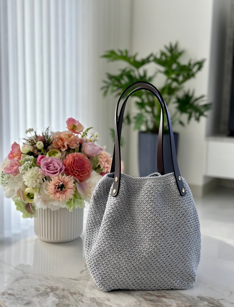 Japanese twill woven bag-elegant gray - กระเป๋าถือ - ผ้าฝ้าย/ผ้าลินิน 