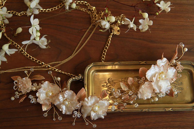 Handmade bridal headdress French white wreath gold leaf - เครื่องประดับผม - ดินเหนียว สีเงิน