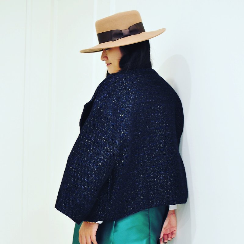 Flat 135 X Taiwanese designers must have 50% wool short coat shawl for autumn - Women's Shorts - Wool Black