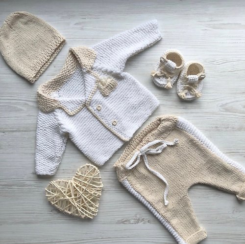 V.I.Angel White and beige clothing set for baby boy: jacket, hat, trousers, booties.