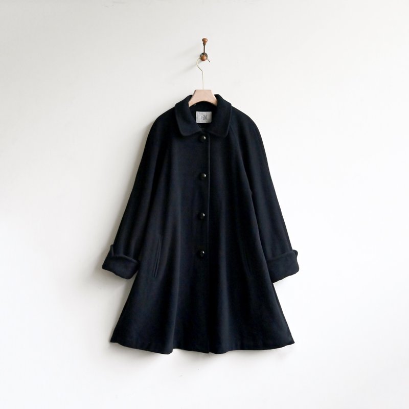 [Egg Plant Vintage] Yuexia Japanese cashmere blend umbrella vintage coat - Women's Casual & Functional Jackets - Wool Black