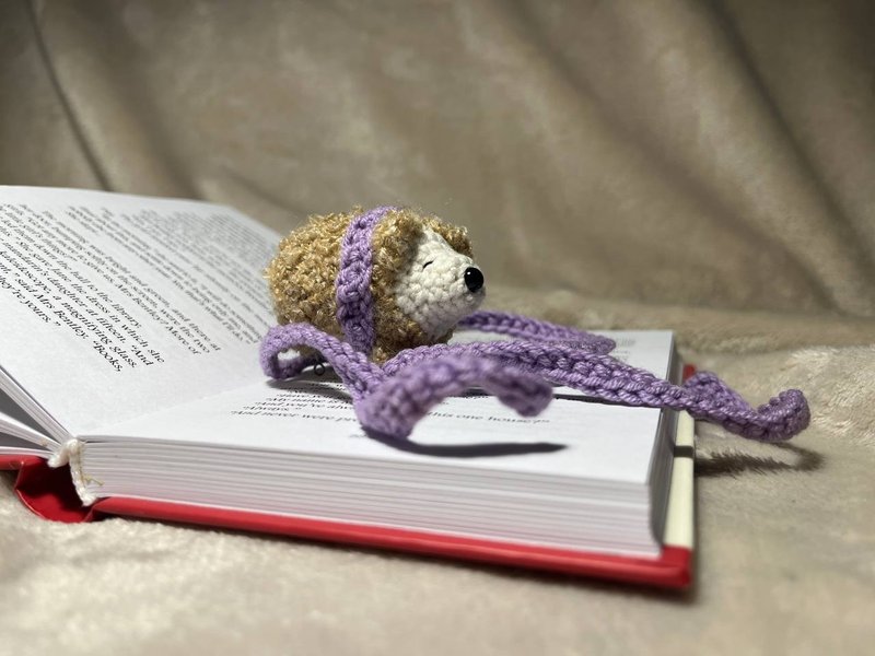 Bookmark  Hedgehog with scarf. Bookworms cute gift. Hedgehog accessories. - 鑰匙圈/鑰匙包 - 棉．麻 卡其色