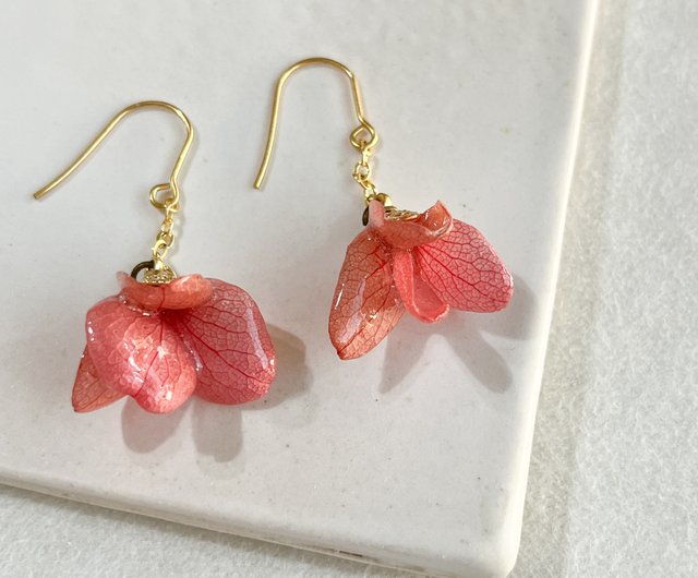 紫陽花のピアス/イヤリング 一点物 - ショップ ツーもち-アクセサリー