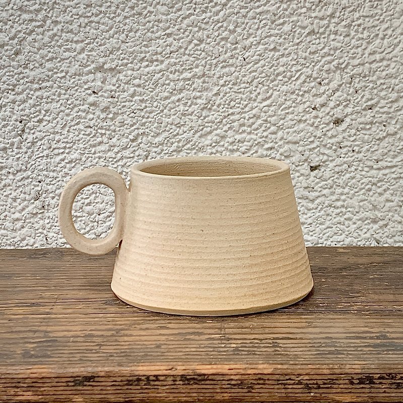 【モーニングホワイト-コーヒーカップ】リム陶器 | ハンドメイド | 手練り陶器 | 07 - グラス・コップ - 陶器 イエロー