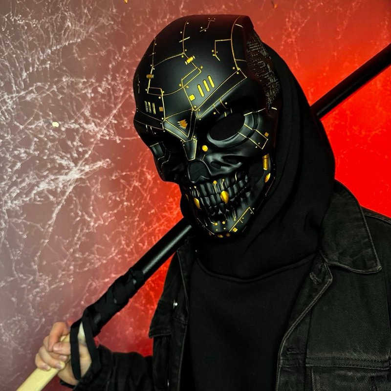 Cyberpunk Mask Skull Black Gold, Cyberpunk helmet, Skull Helmet Futuristic Mask - 口罩/口罩收納套 - 樹脂 黑色