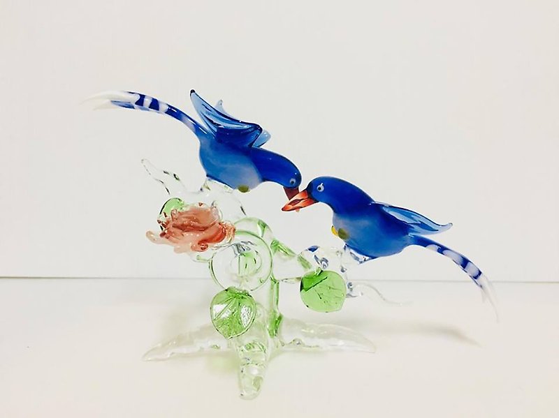 Handmade glass Taiwan blue magpie Taiwan's national bird flower blooms fortune - ของวางตกแต่ง - แก้ว 