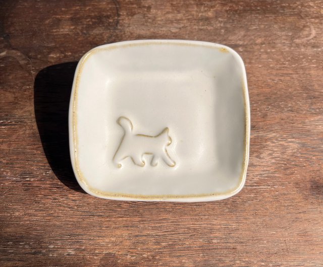 深雪の中を歩く猫/皿/陶器 - ショップ tuoceramics 小皿 - Pinkoi