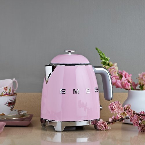 SMEG 義大利美學家電 【SMEG】義大利復古0.8L迷你電熱水壺-粉紅色