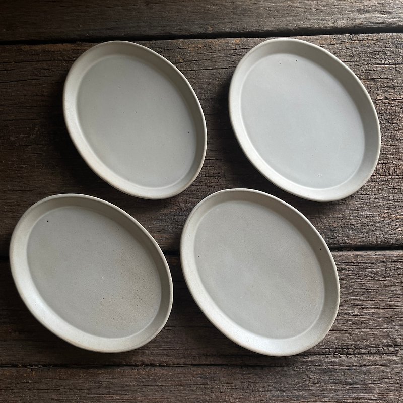 Zero series—fat oval plate - จานและถาด - ดินเผา ขาว