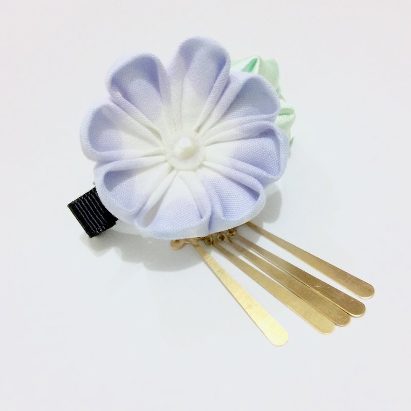 Kanzashi purple ribbon flower hairclipつまみ細工 - เครื่องประดับผม - ผ้าฝ้าย/ผ้าลินิน สีม่วง