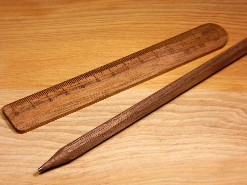 木製定規、鉛筆、文房具グループ - ウォルナット - その他のペン - 木製 ブラウン