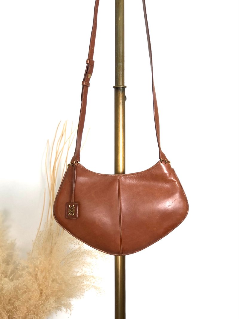 【 日本直送　名牌中古包 】LOEWE ロエベ ショルダーバッグ ブラウン アナグラム チャーム レザー vintage ヴィンテージ オールド 2s7z2u - 側背包/斜背包 - 真皮 咖啡色