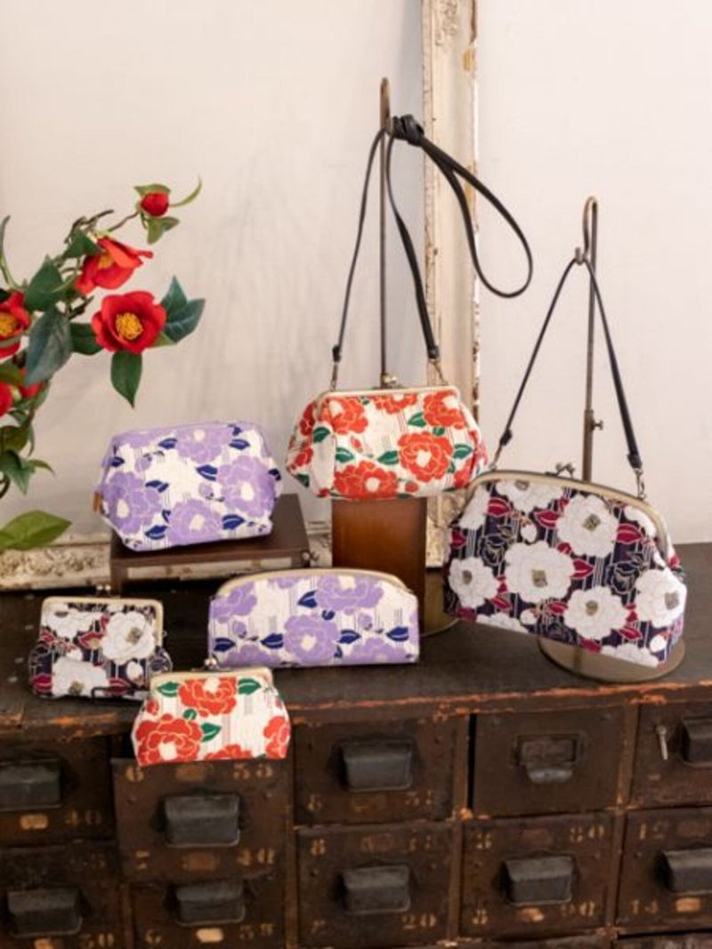 【熱門預購】山茶花方形口金收納包 (3色) 7JNP0123 - 化妝袋/收納袋 - 其他材質 