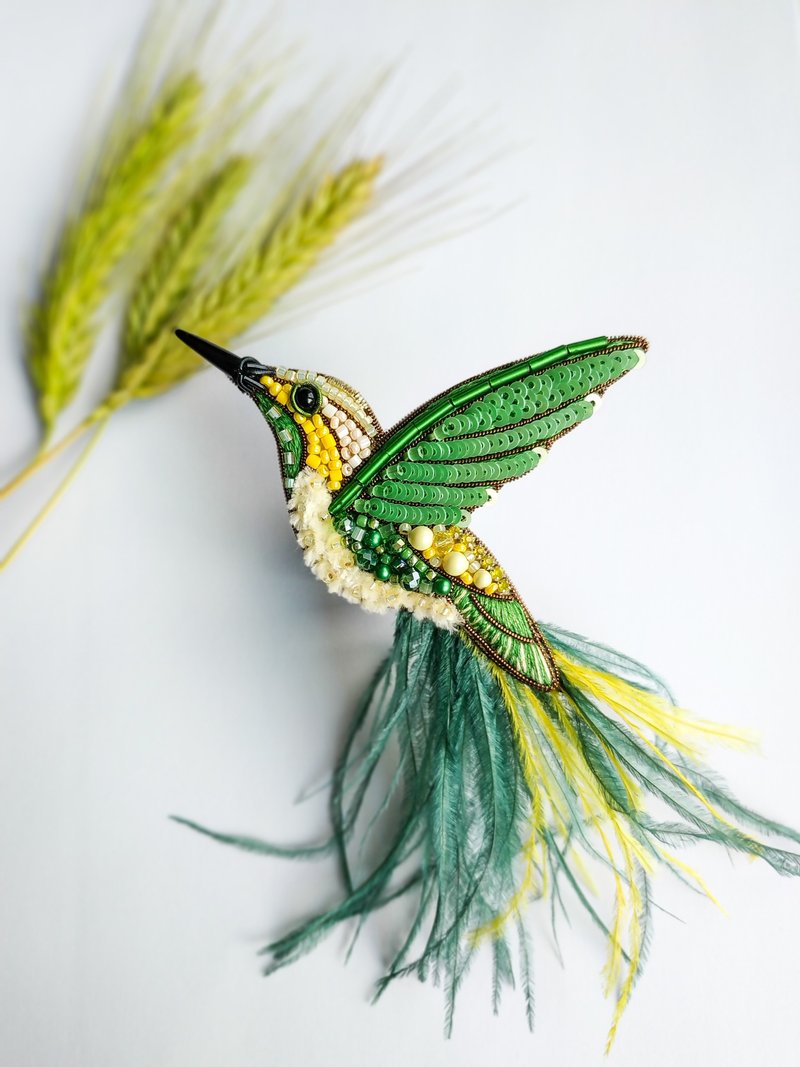 Embroidered hummingbird brooch beaded pin with ostrich feather made in Ukraine - 胸針 - 其他材質 多色