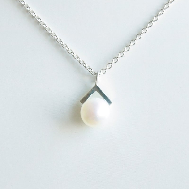 TAL Dew Which III Pearl Clavicle Silver - Necklaces - Pearl White