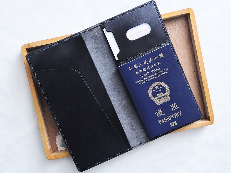 3チケットホルダーカードスロットパスポートカバーよく縫い付けられた革素材バッグパスポートIDカバーイタリア - 革細工 - 革 ブラック
